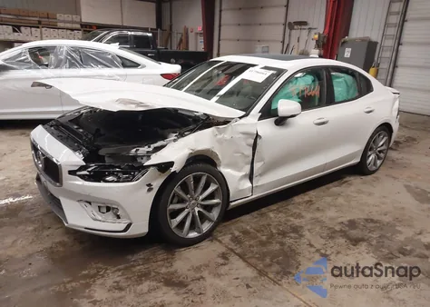 2021 Volvo S60 T5 Momentum из США, поврежденный, VIN 7JR102FK7MG102659